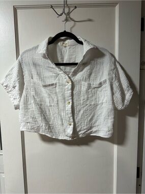 Cropped White Textured Button Shirt